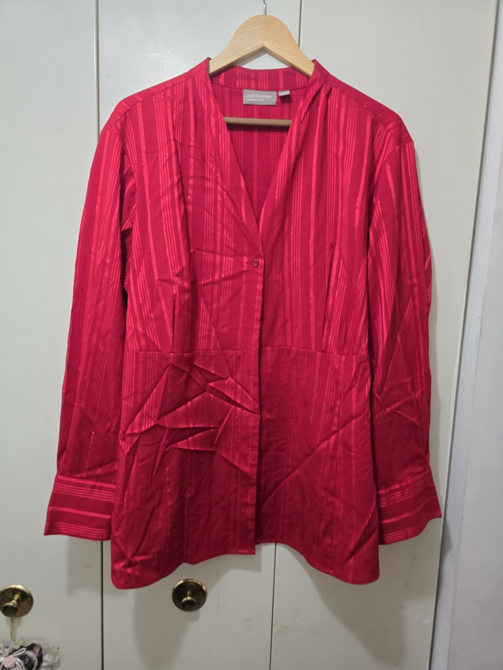 croft & barrow Women's Red Button-Front Long Sleeve Shirt
